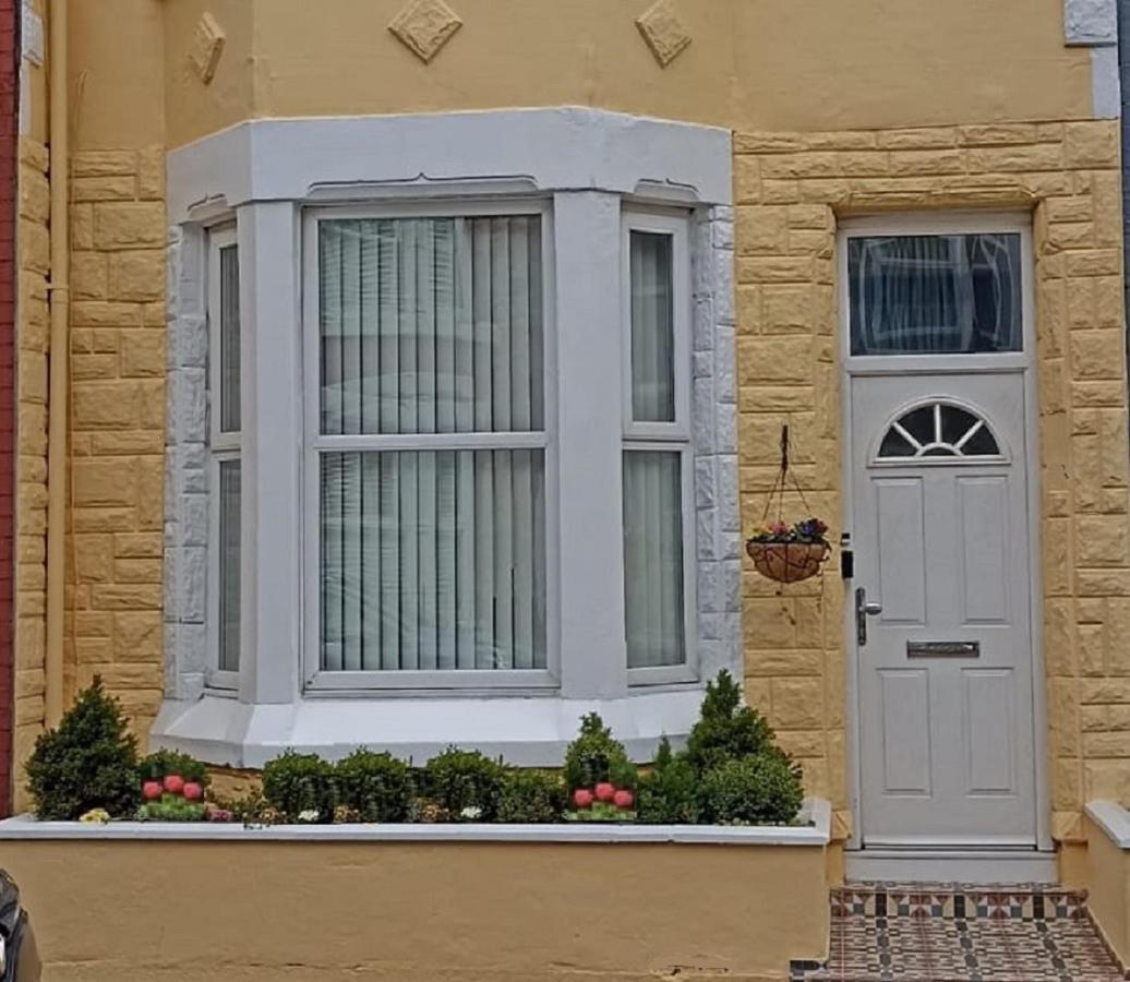 Home From Home Near Lfc, Efc & Train Station Liverpool Esterno foto